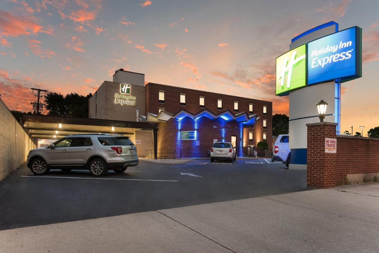 Holiday Inn Express - Columbus Downtown By Ihg Екстер'єр фото